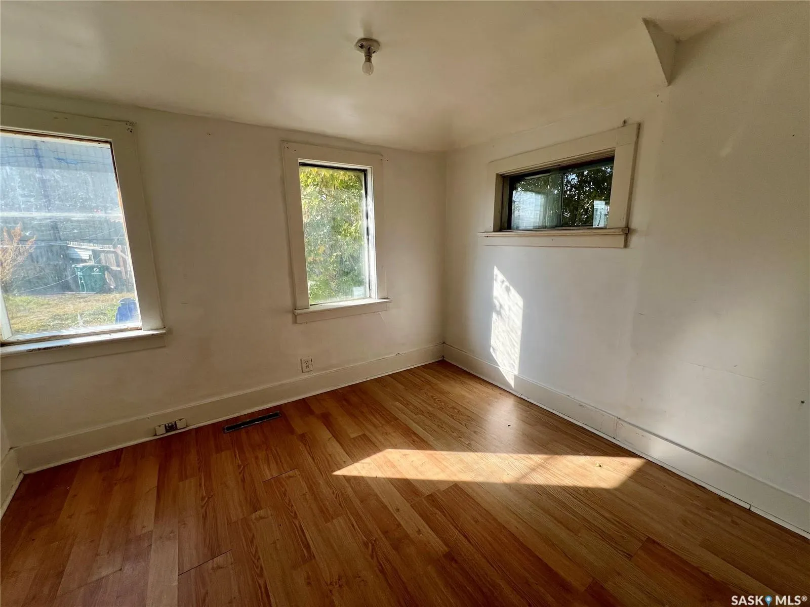 221 I AVENUE S