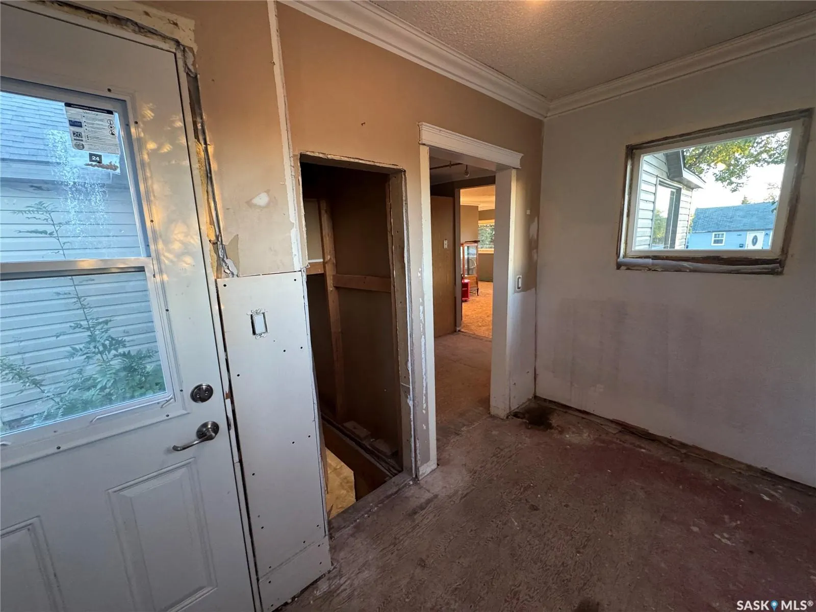 319 3rd AVENUE W