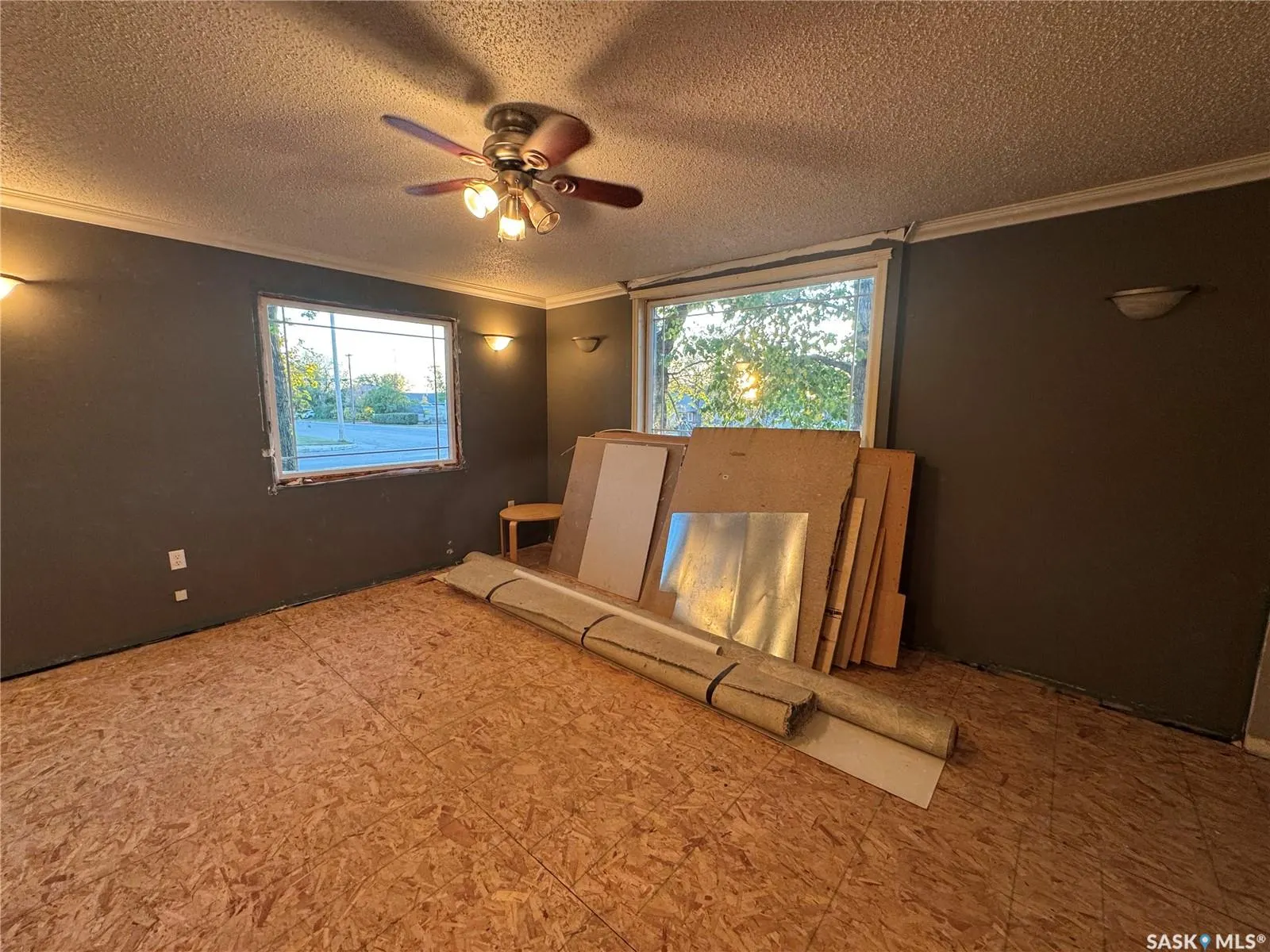319 3rd AVENUE W