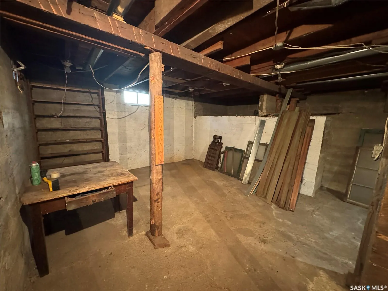 319 3rd AVENUE W