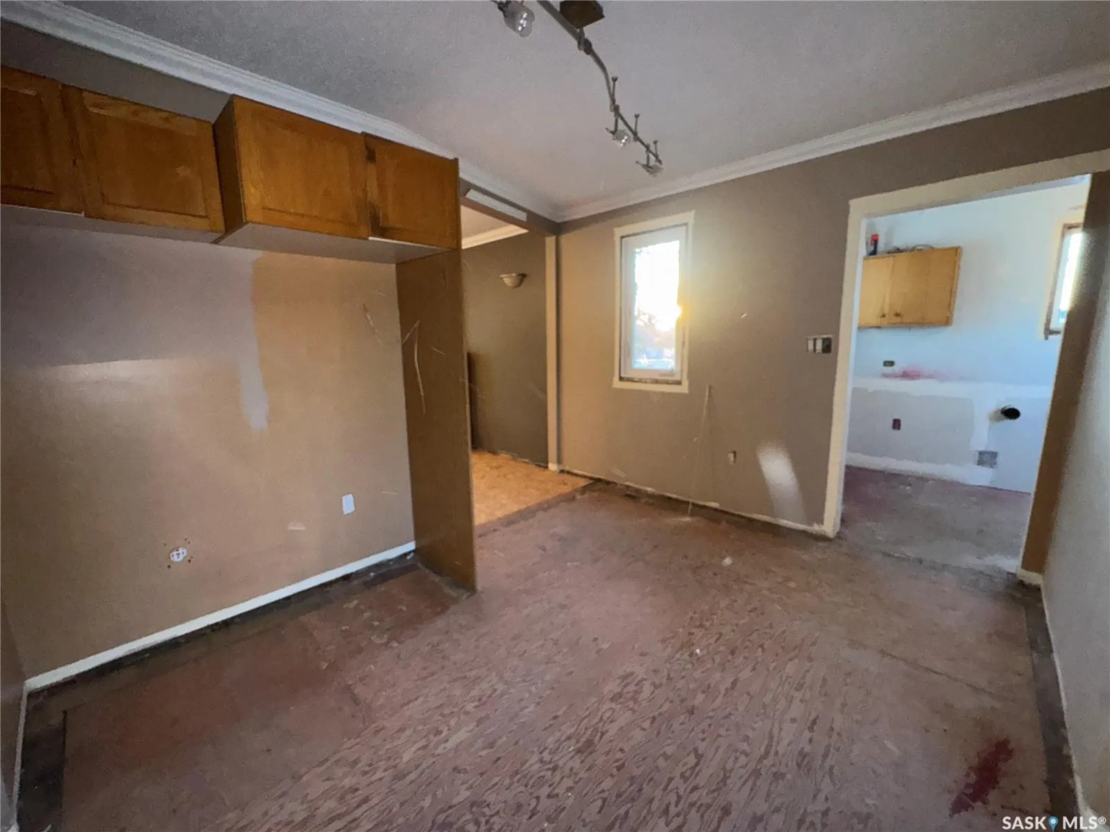 319 3rd AVENUE W