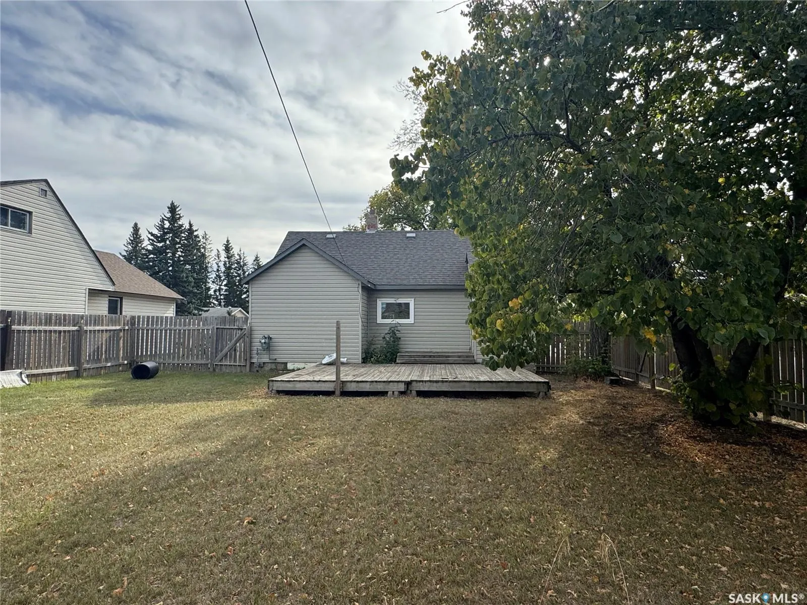 319 3rd AVENUE W