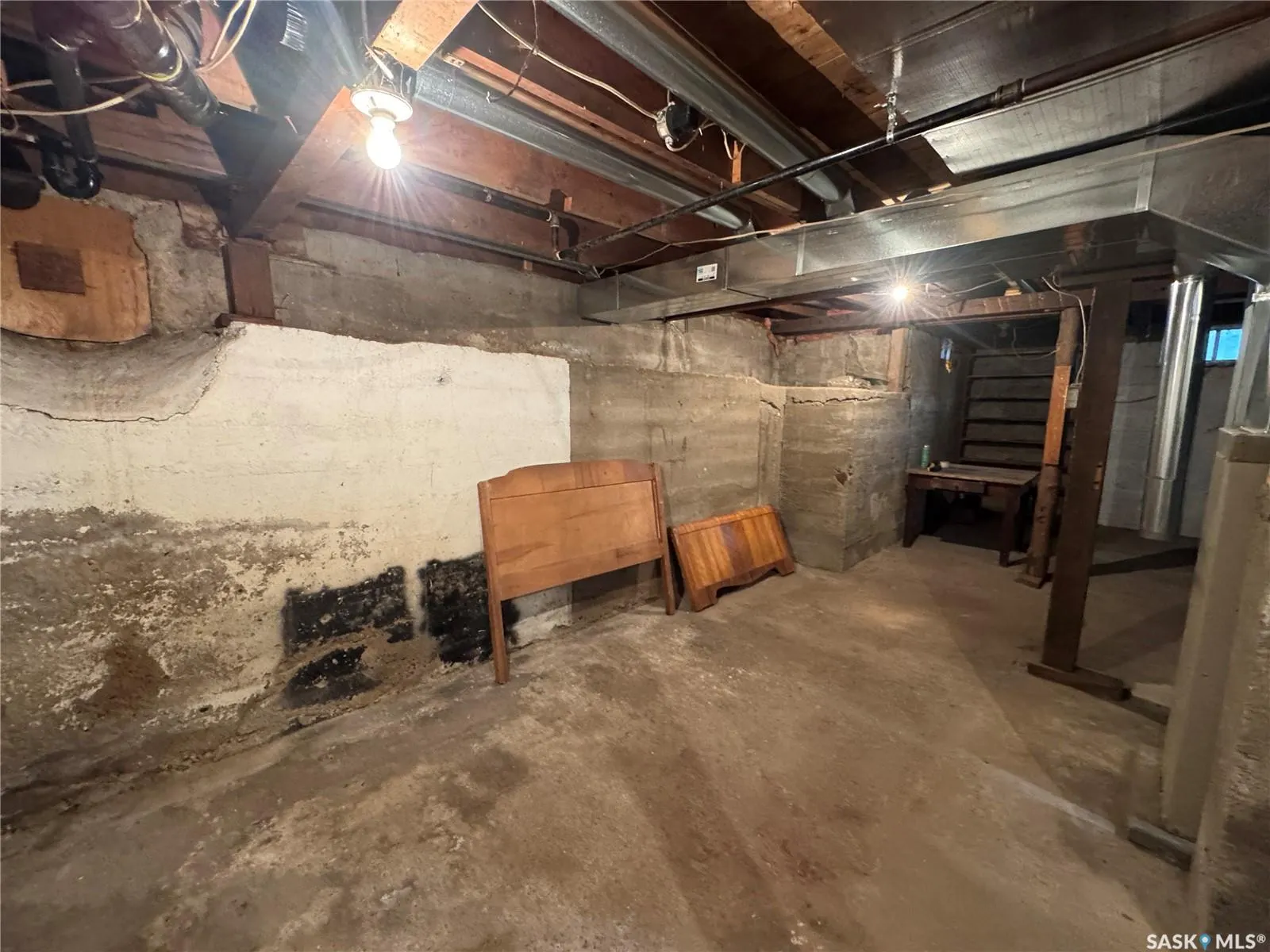 319 3rd AVENUE W