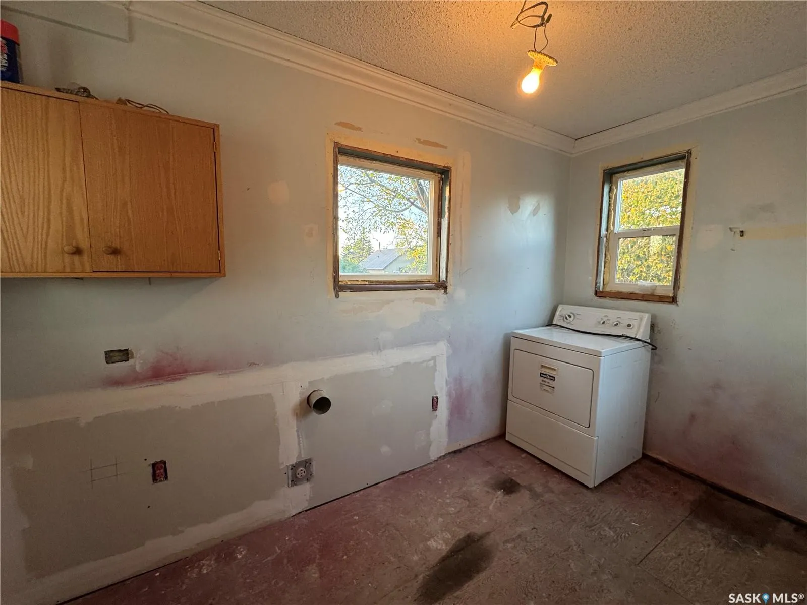 319 3rd AVENUE W