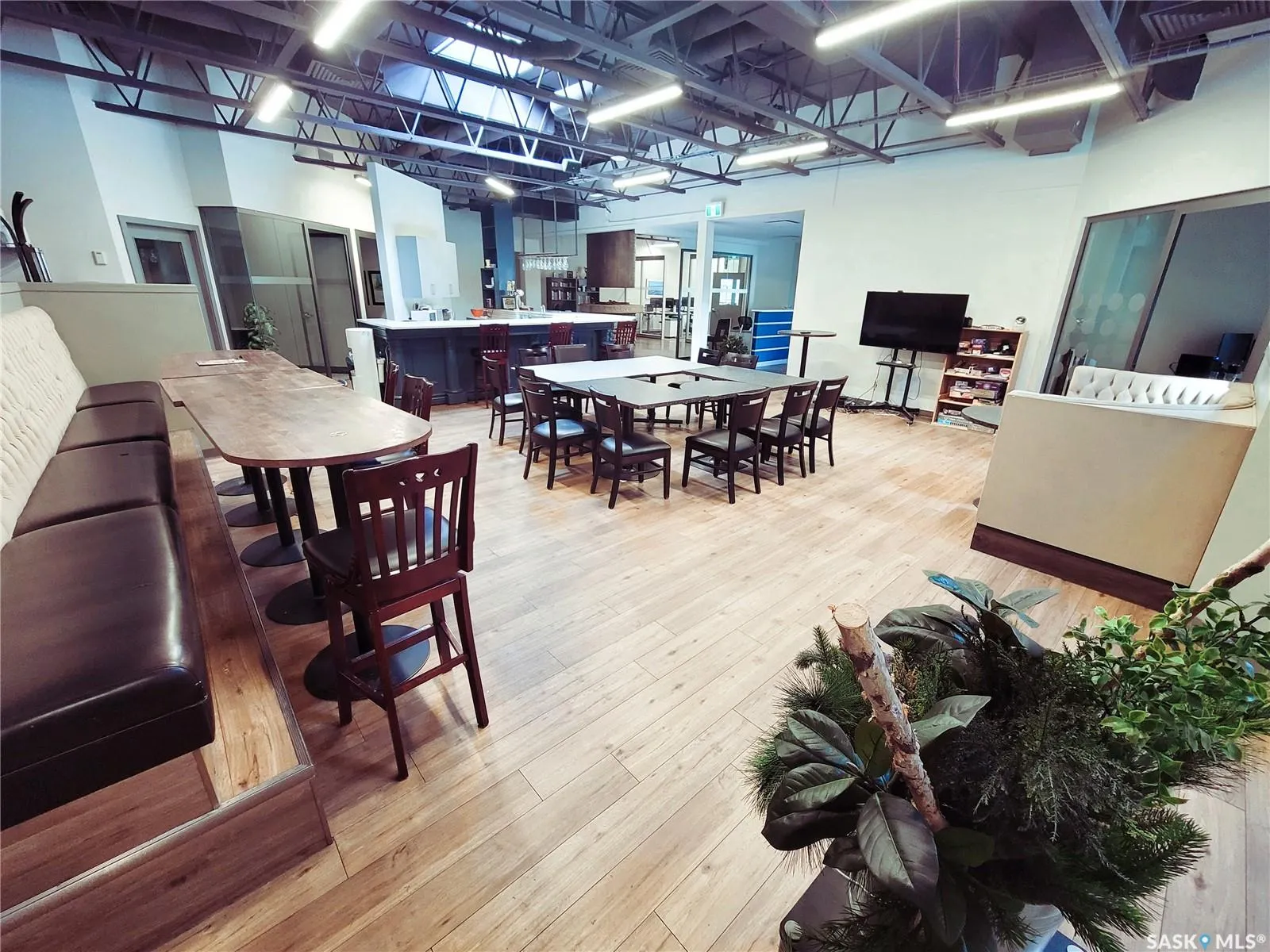 301 Ontario AVENUE, #TECH