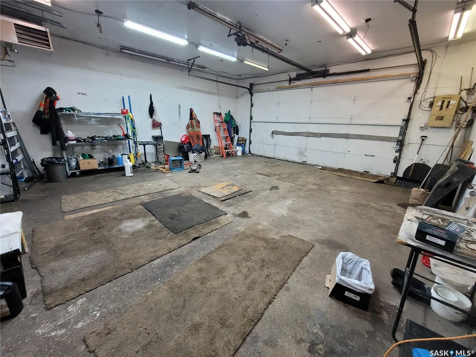 404 18th STREET W