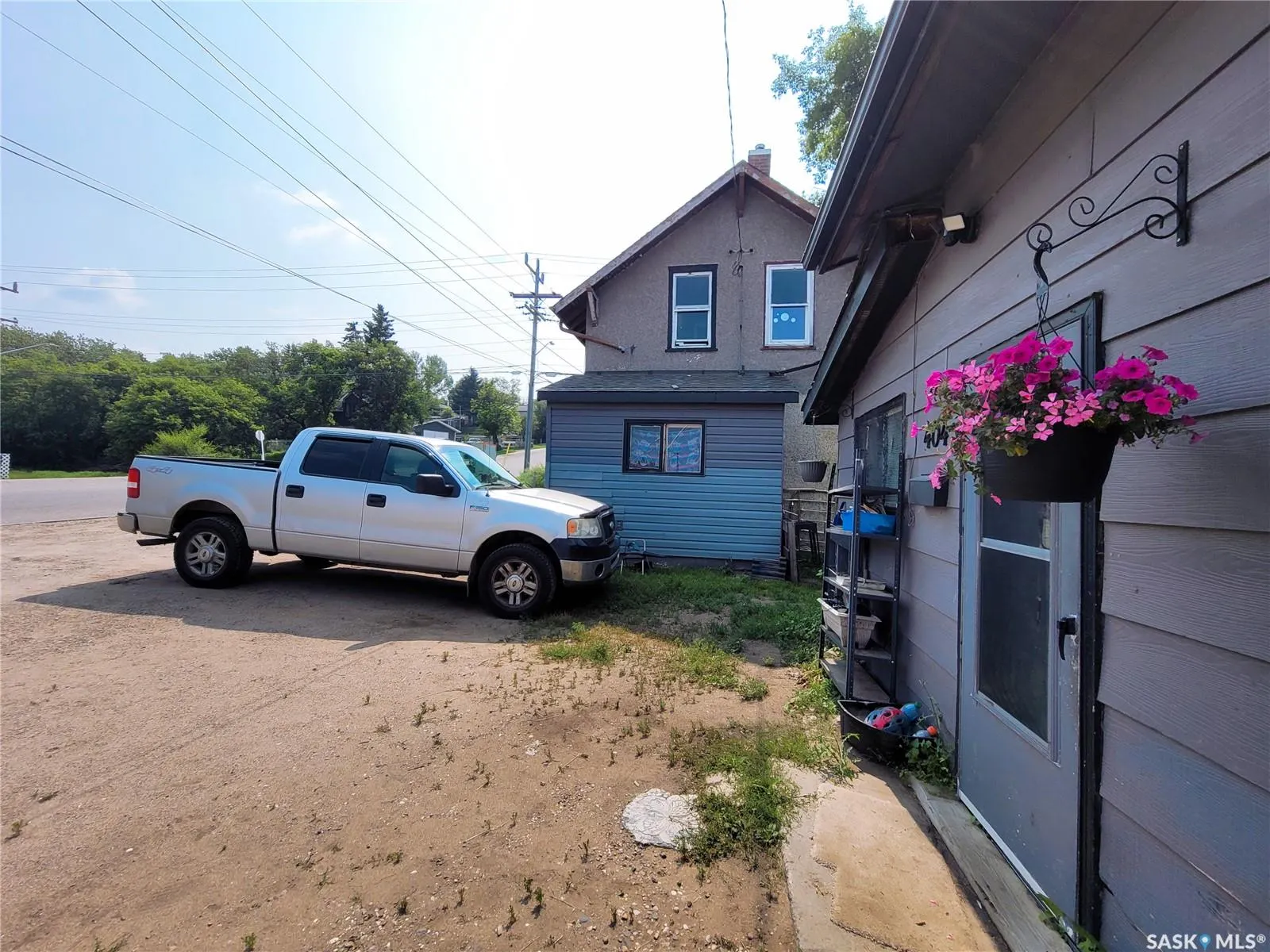 404 18th STREET W