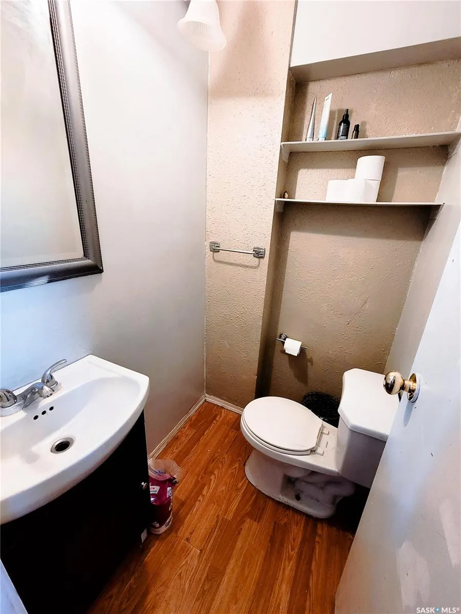 404 18th STREET W
