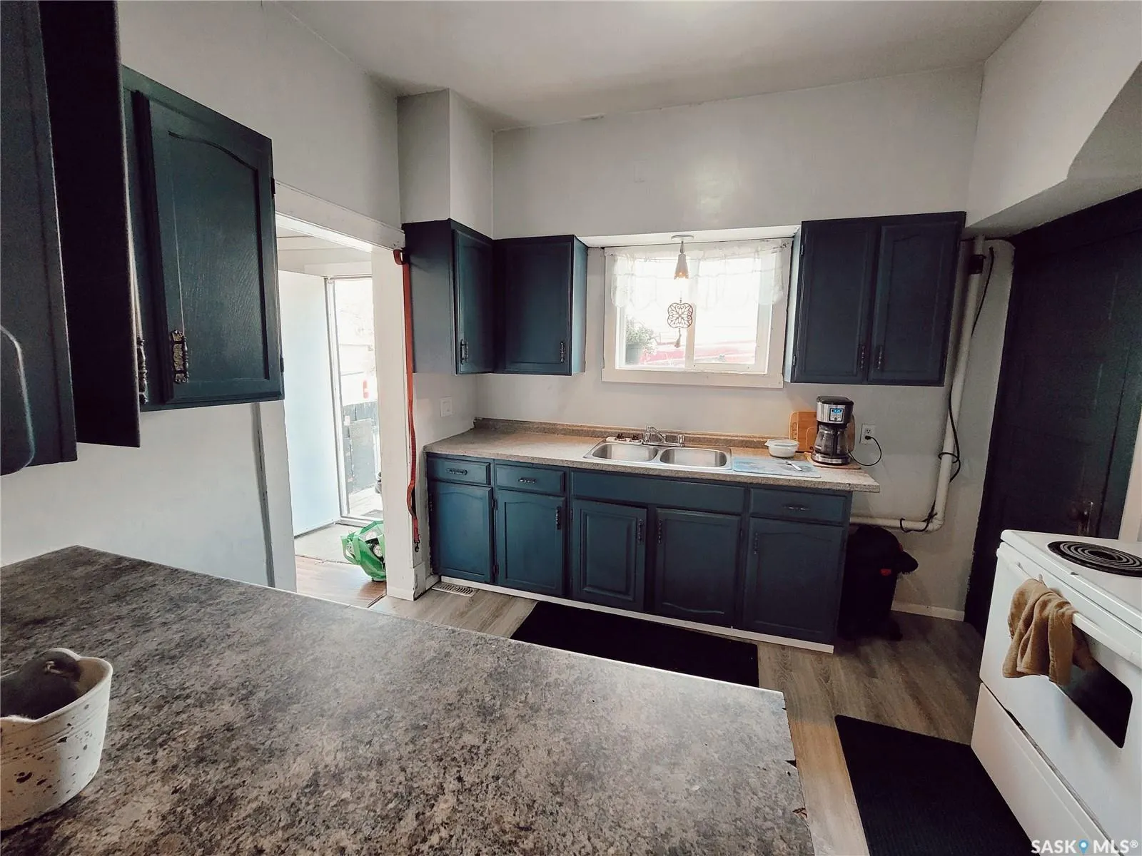 404 18th STREET W