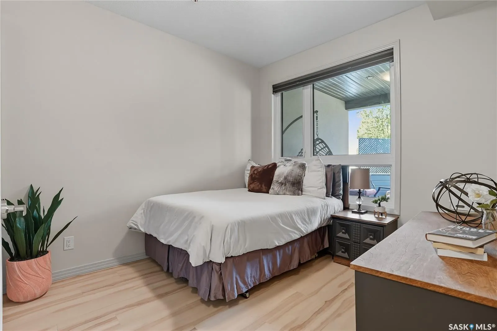223 Evergreen SQUARE, #120
