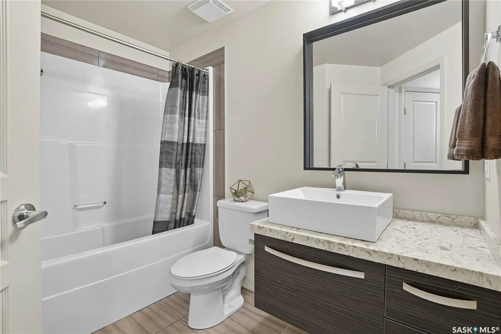 223 Evergreen SQUARE, #120