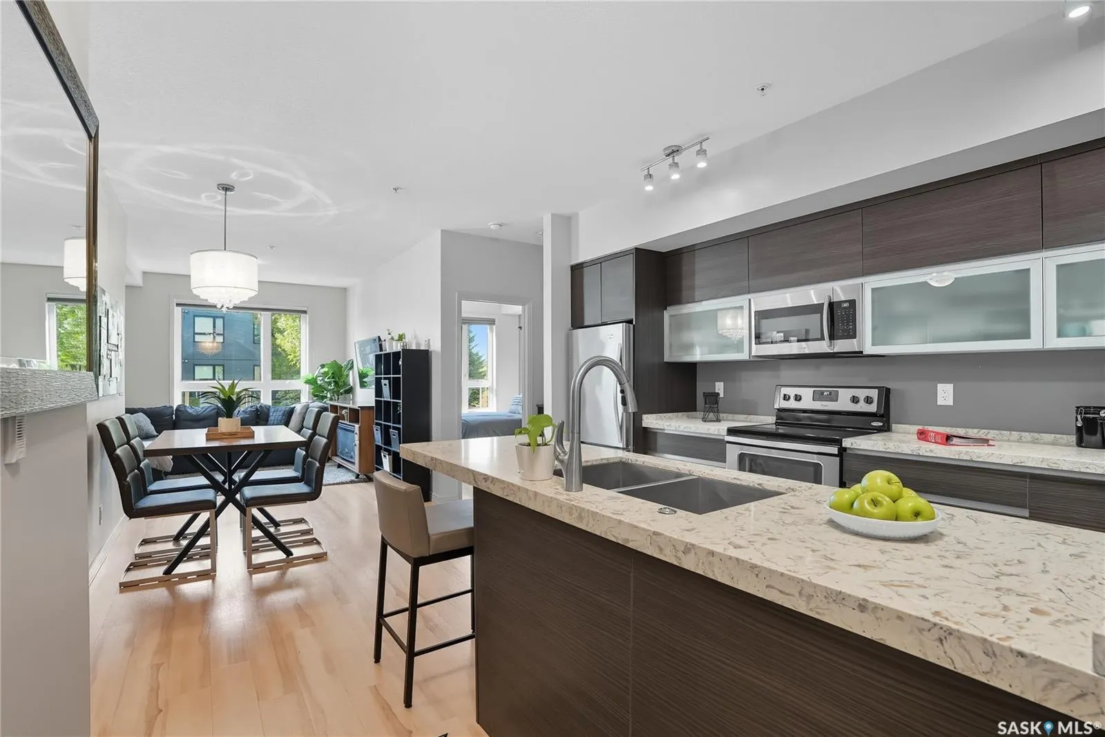 223 Evergreen SQUARE, #120