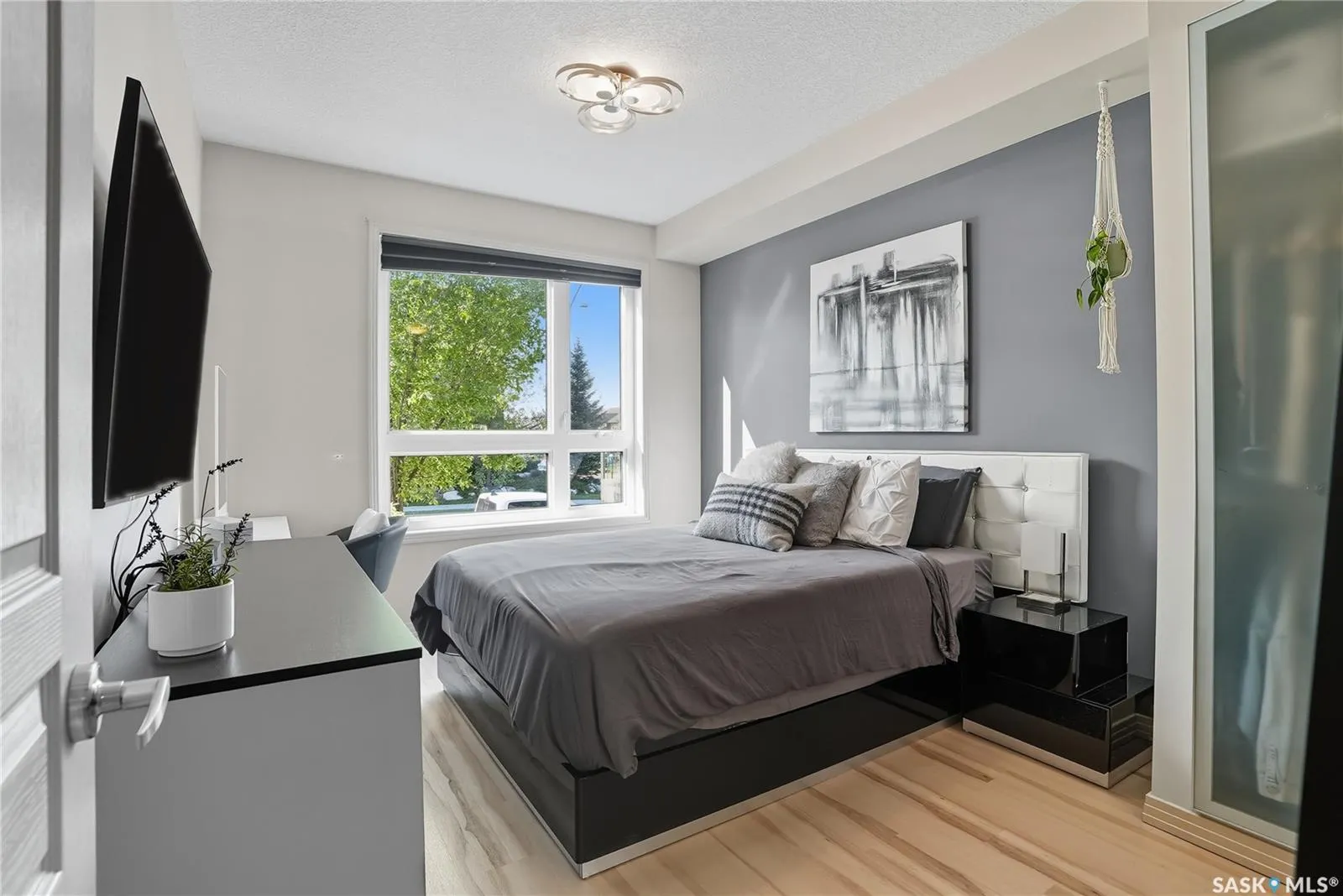 223 Evergreen SQUARE, #120
