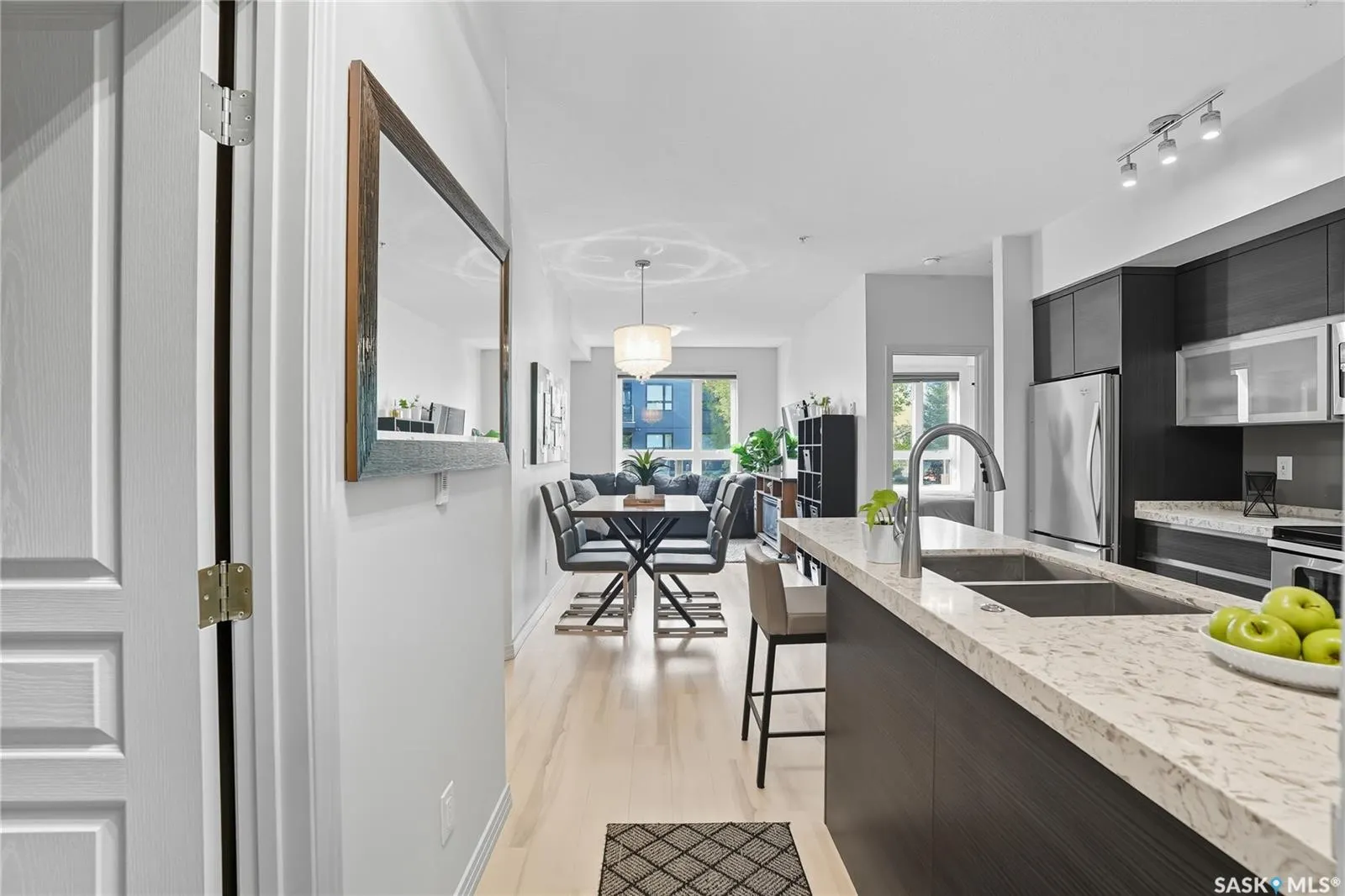 223 Evergreen SQUARE, #120