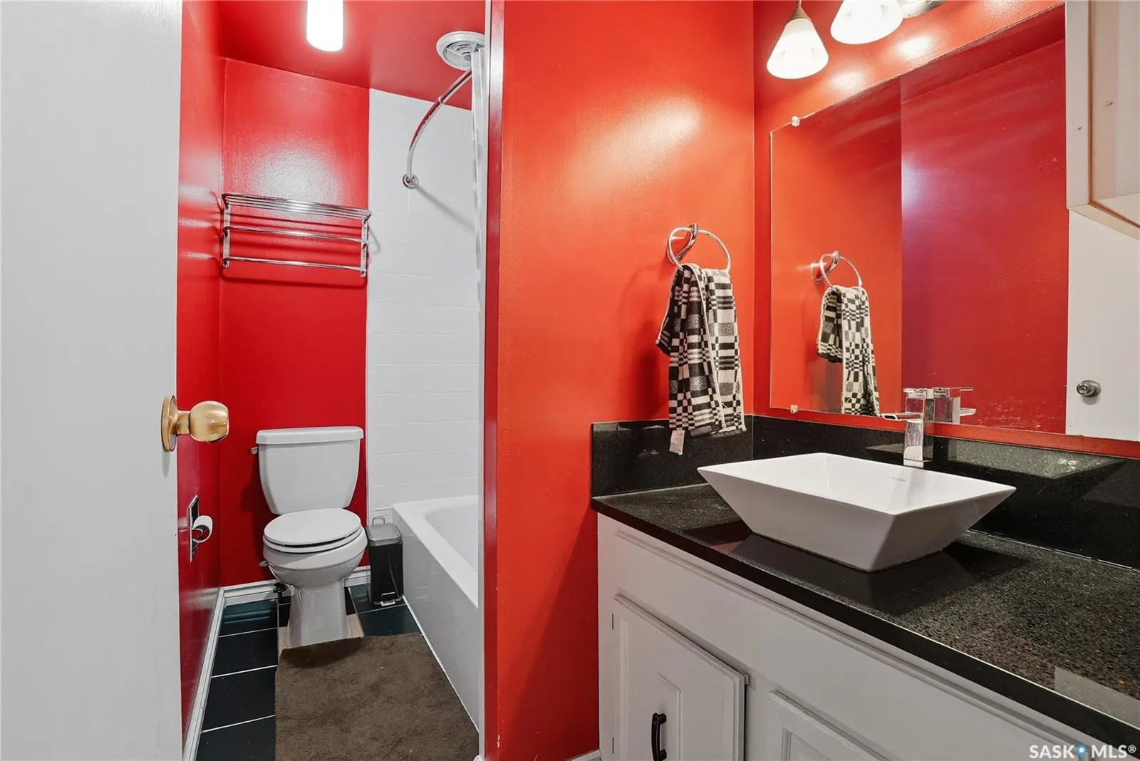 423 4th AVENUE N, #304