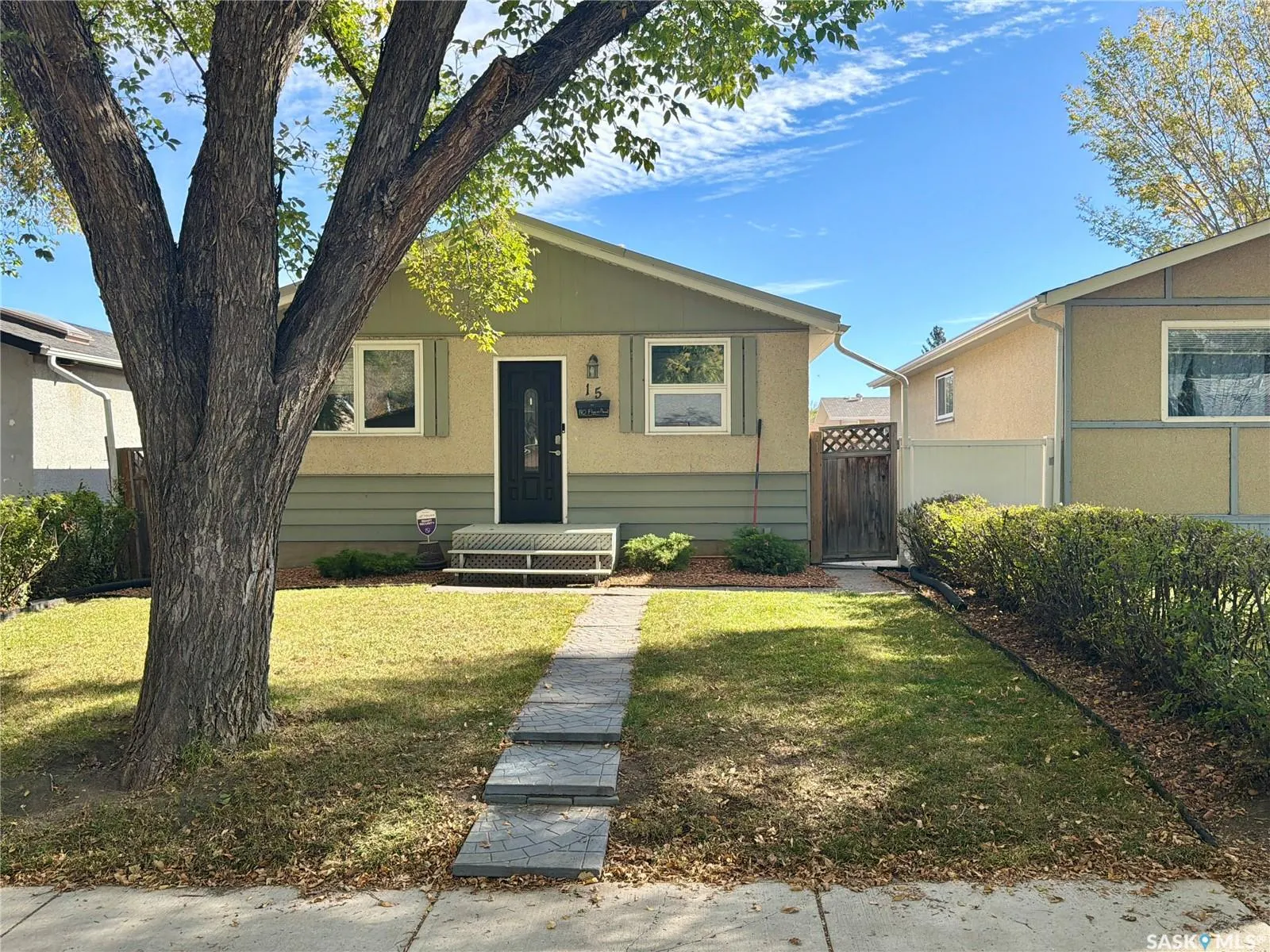 15 MARSHALL CRESCENT