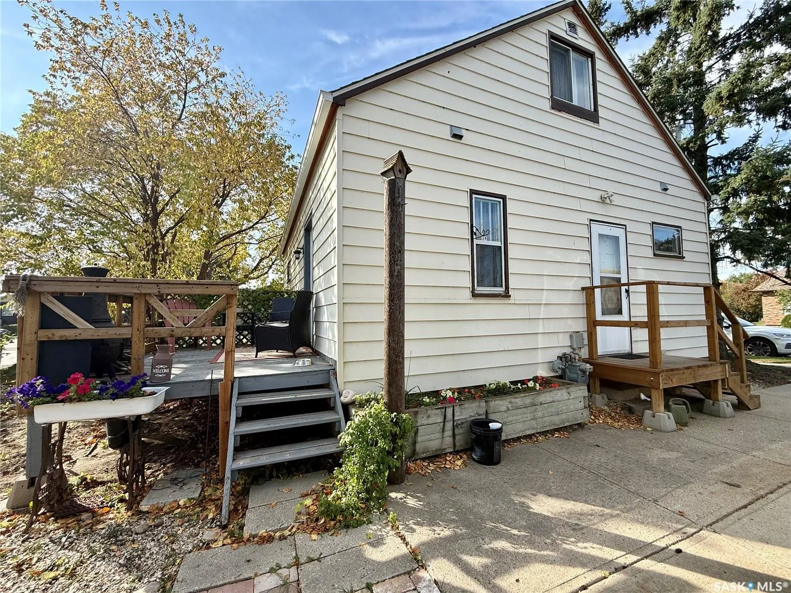 127 Darlington AVENUE E