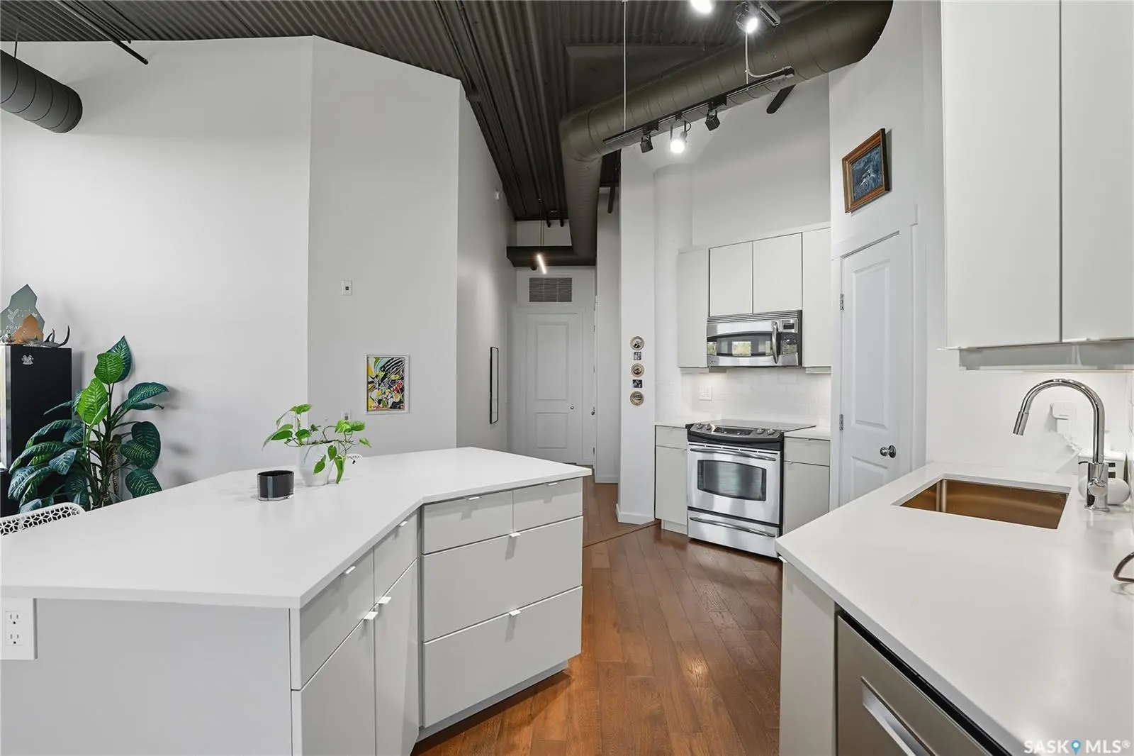 211 D AVENUE N, #503