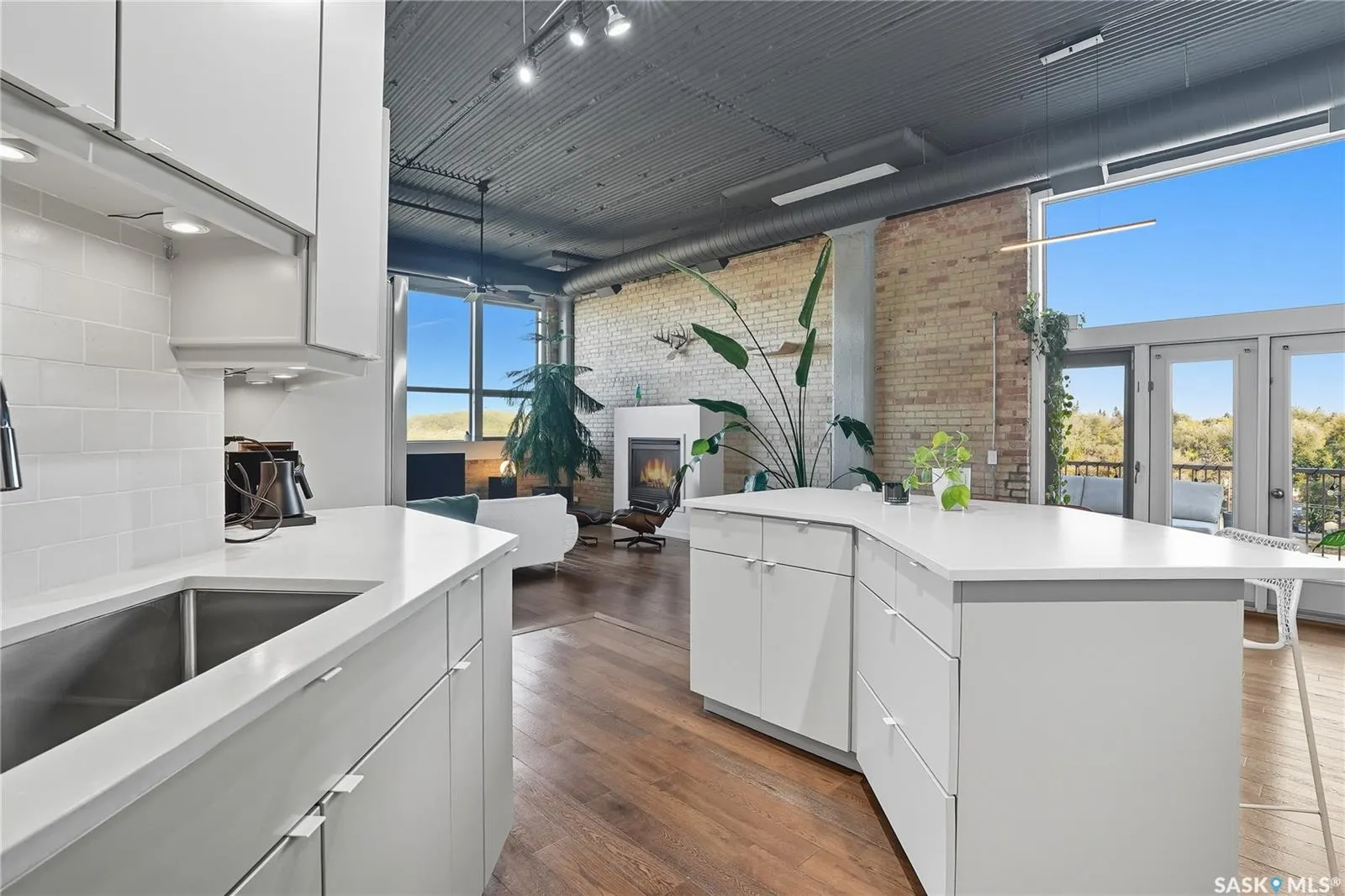 211 D AVENUE N, #503
