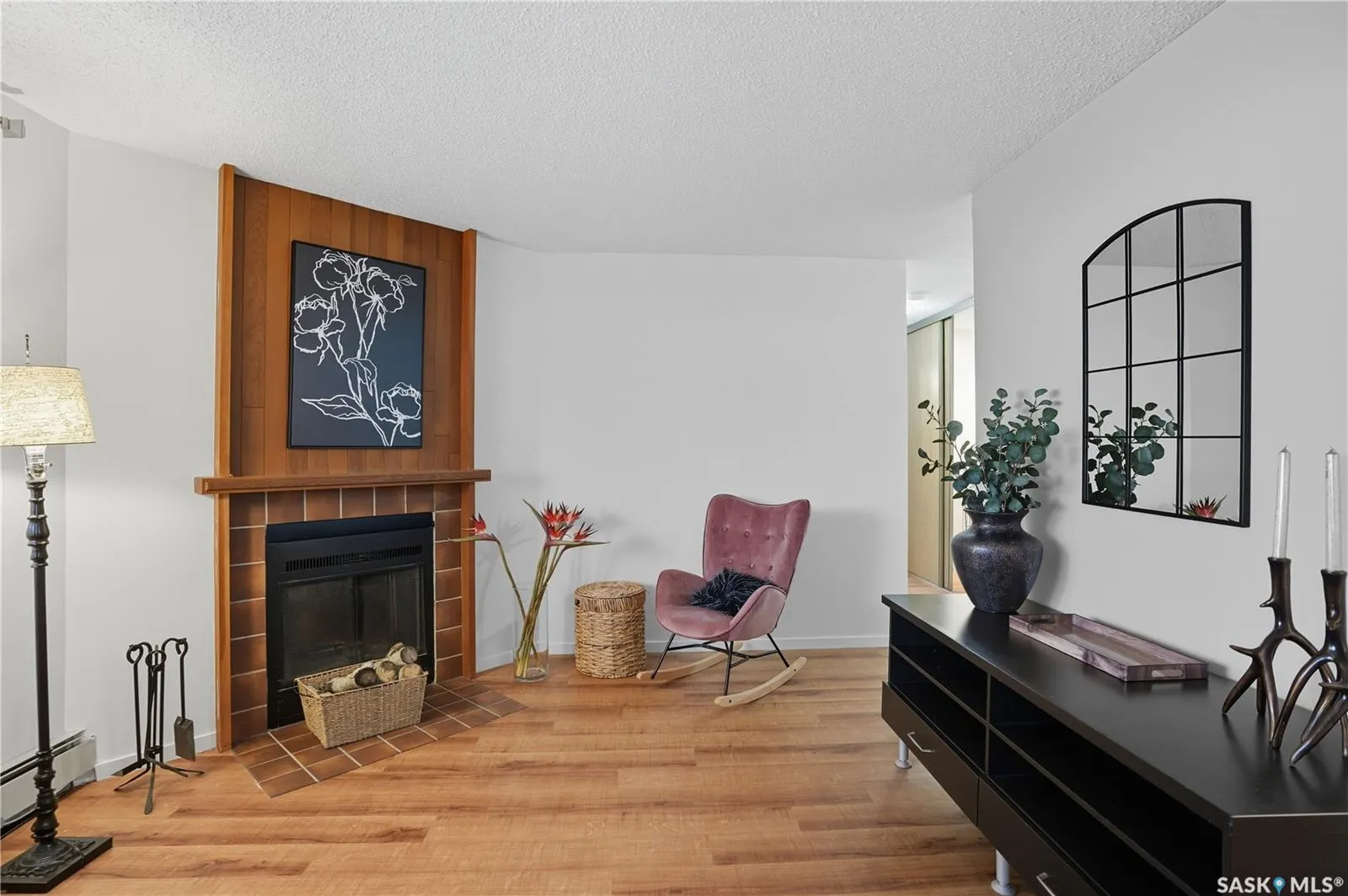 855 Wollaston CRESCENT, #104