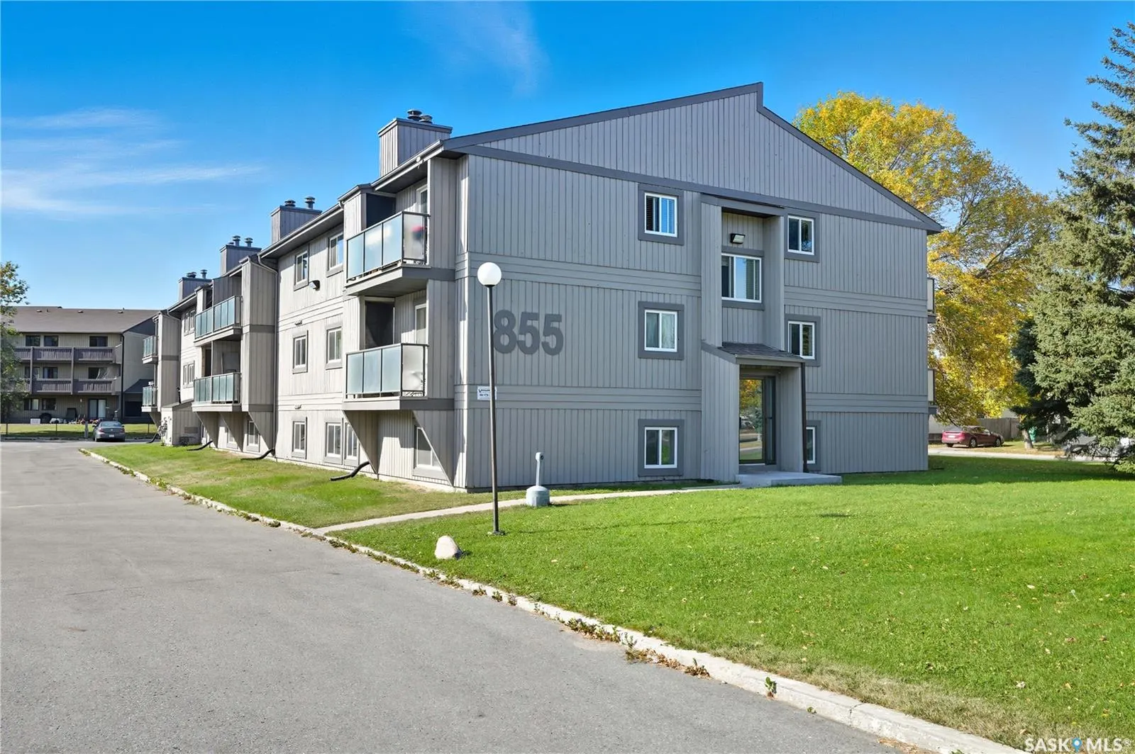 855 Wollaston CRESCENT, #104