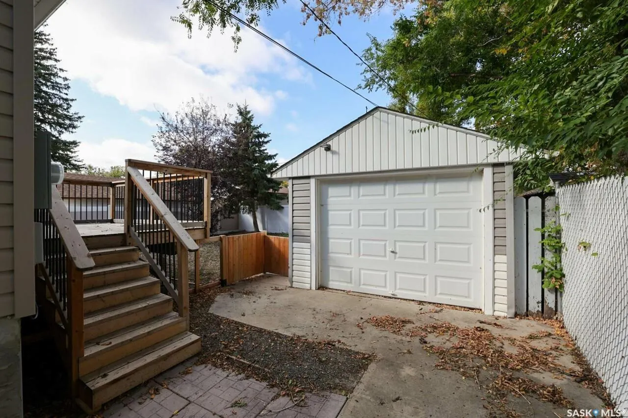 116 St John STREET
