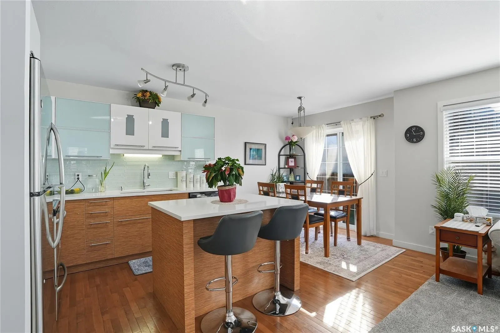 710 Gordon ROAD, #204