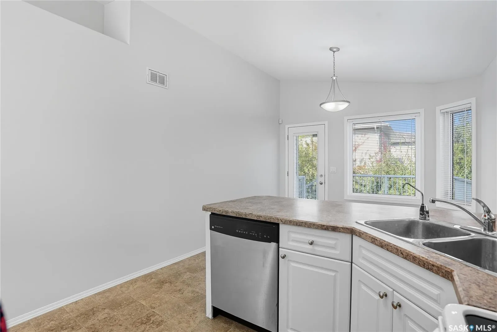 207 Buckwold COVE