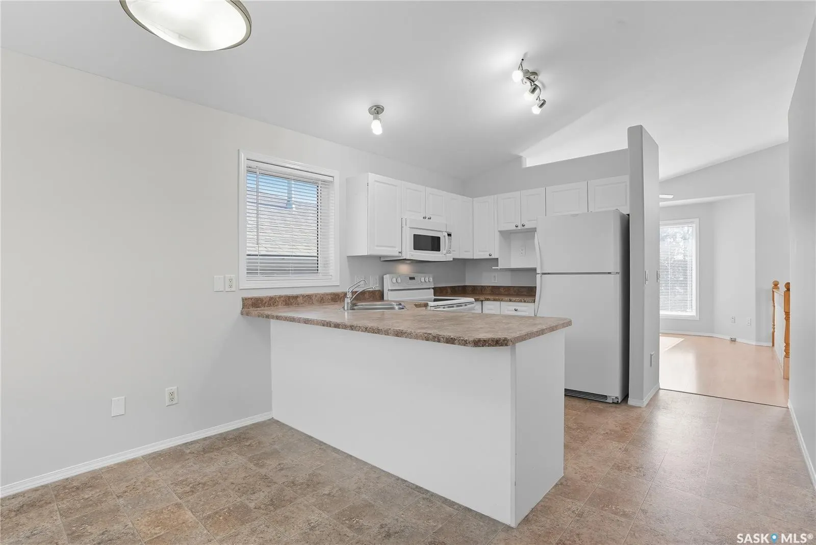 207 Buckwold COVE