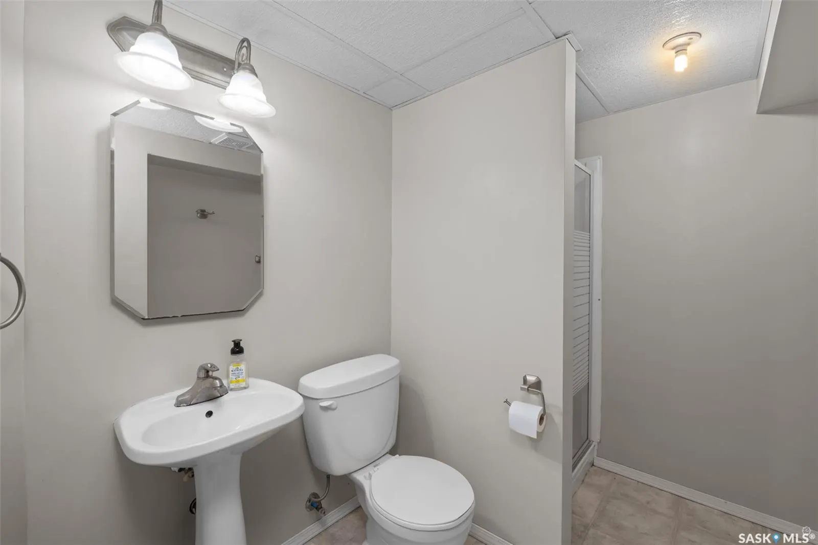 607 20th STREET W