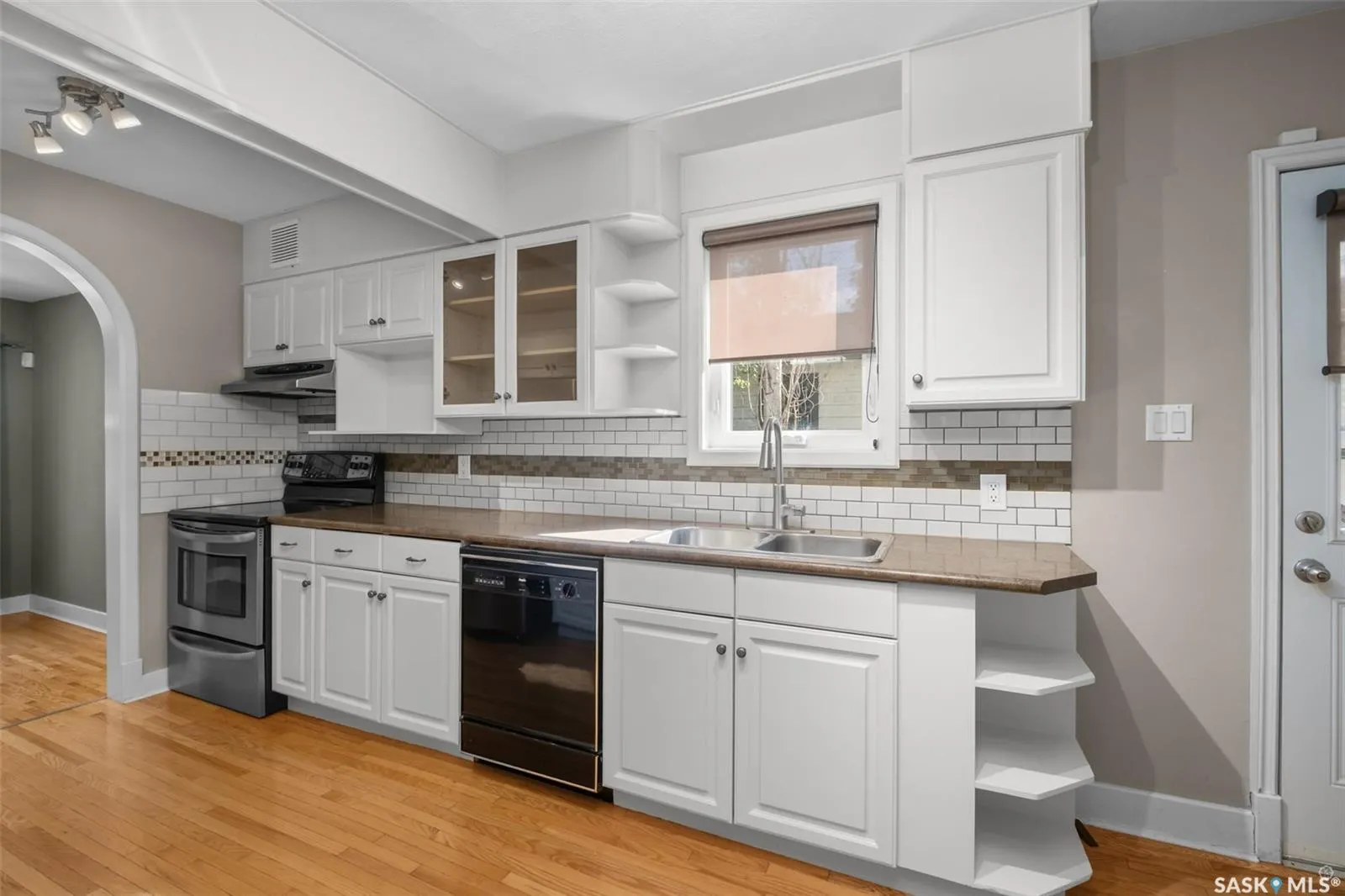 607 20th STREET W