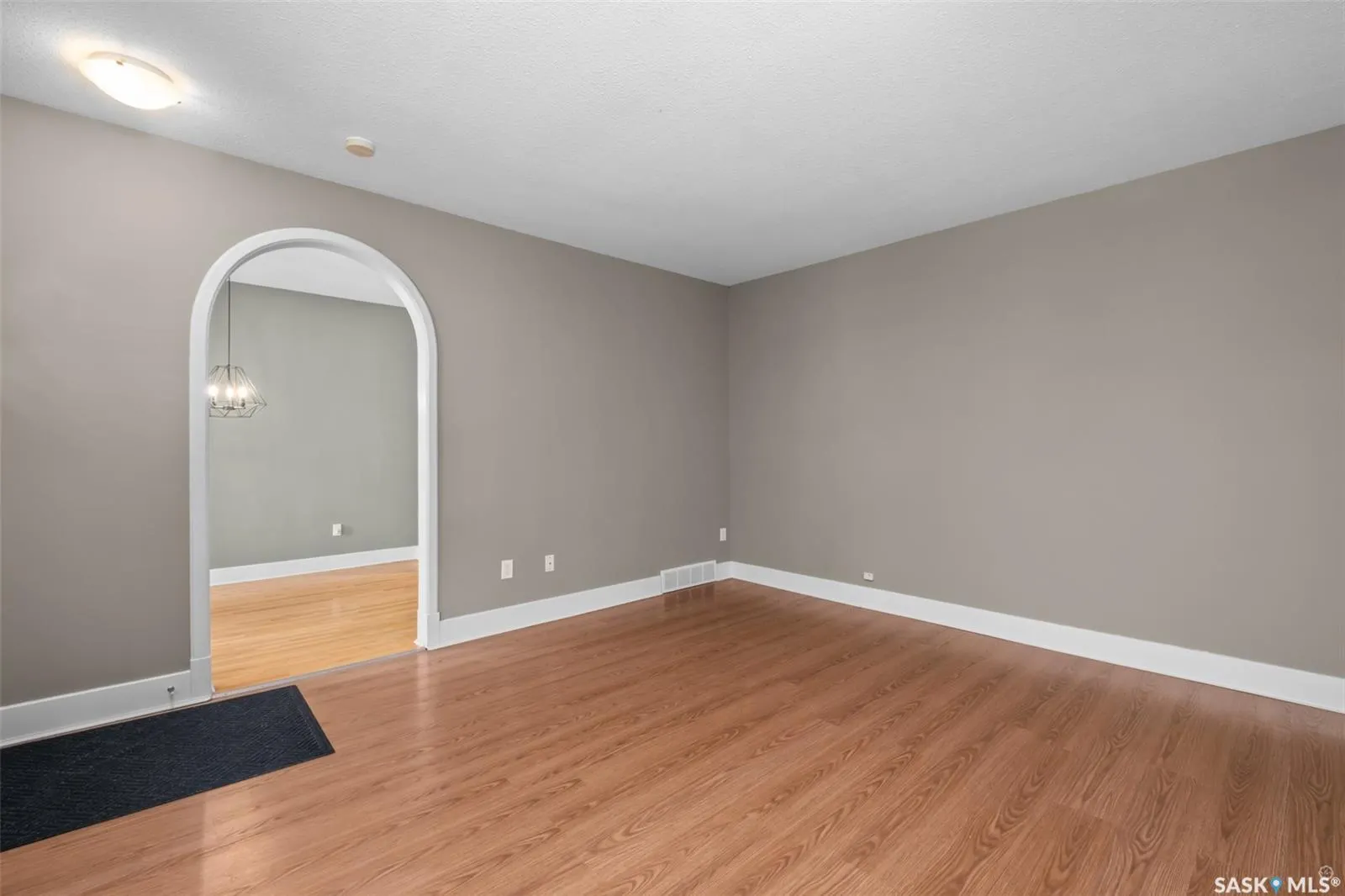 607 20th STREET W