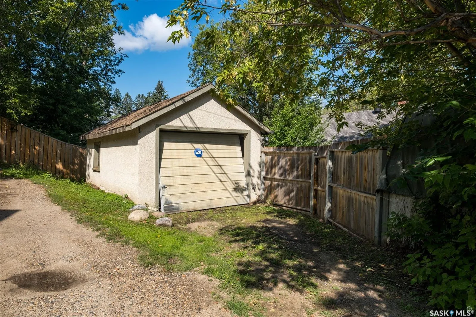 607 20th STREET W