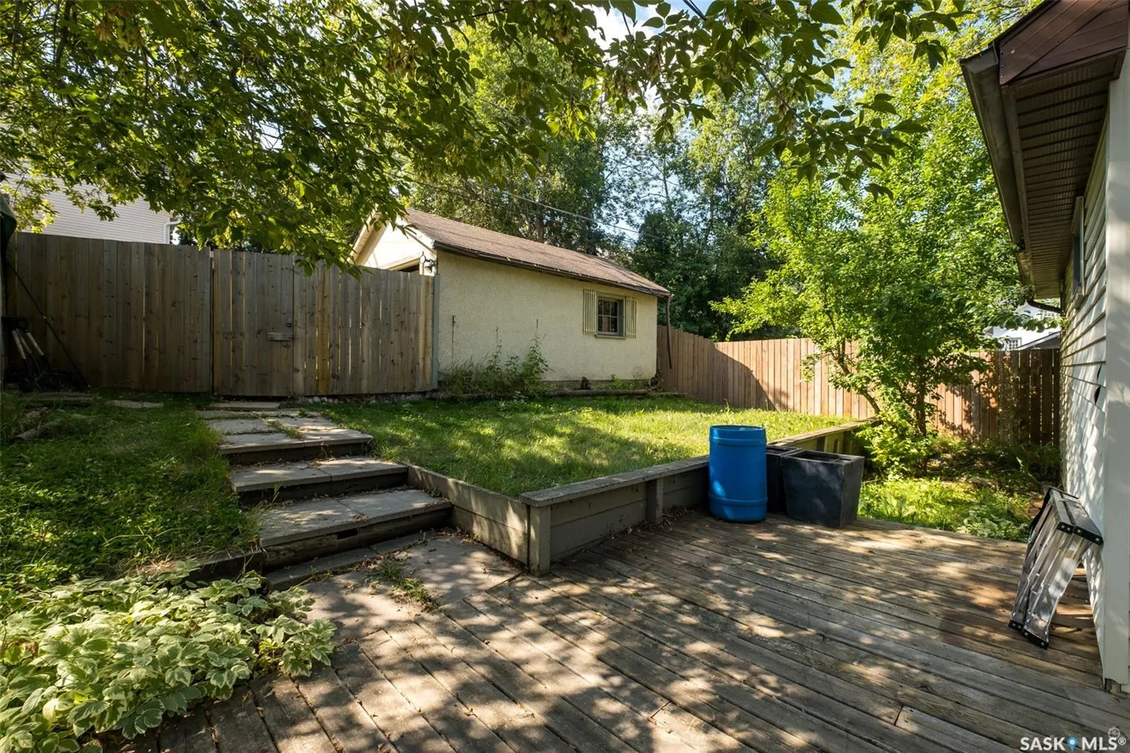 607 20th STREET W