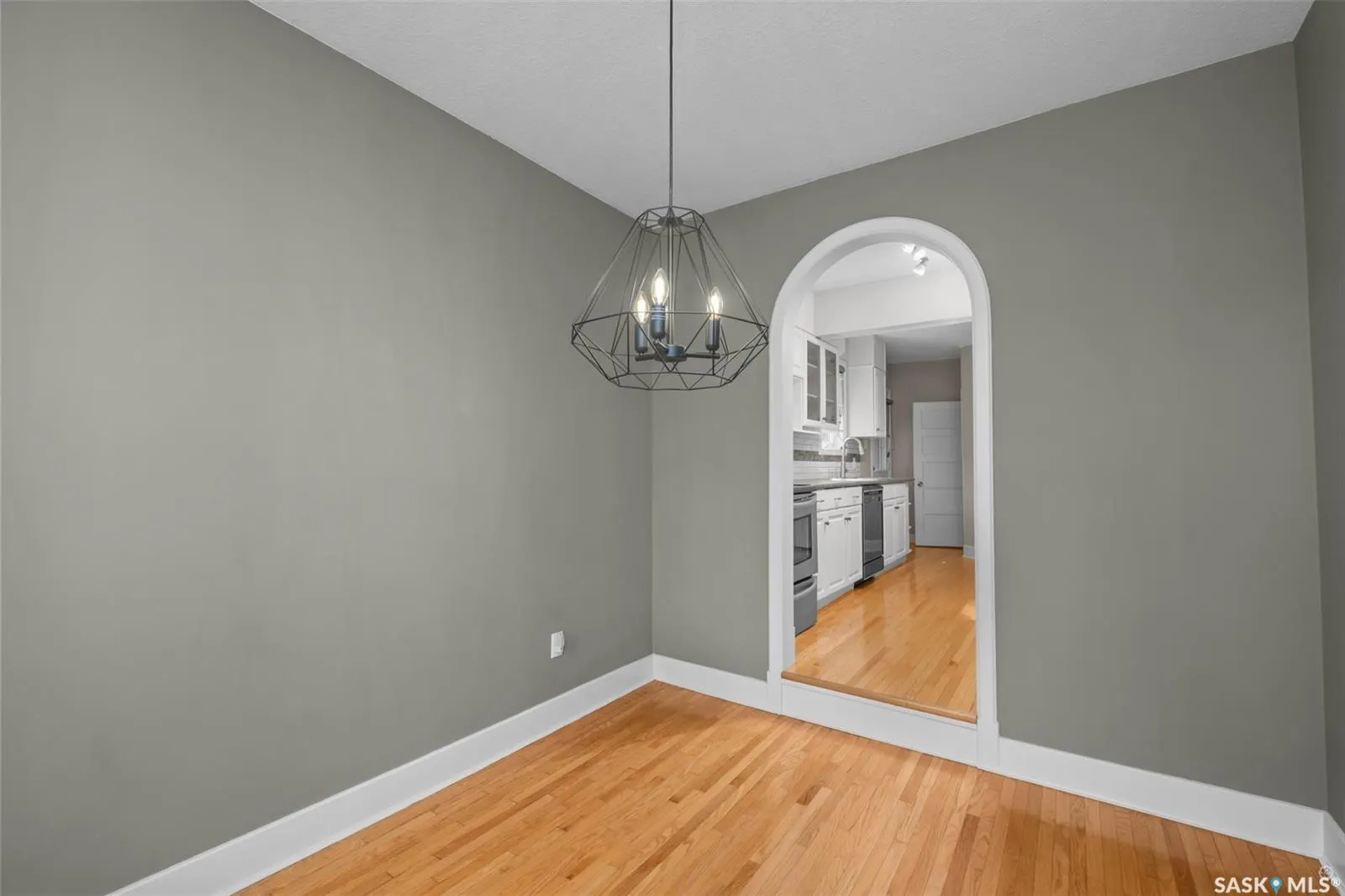 607 20th STREET W