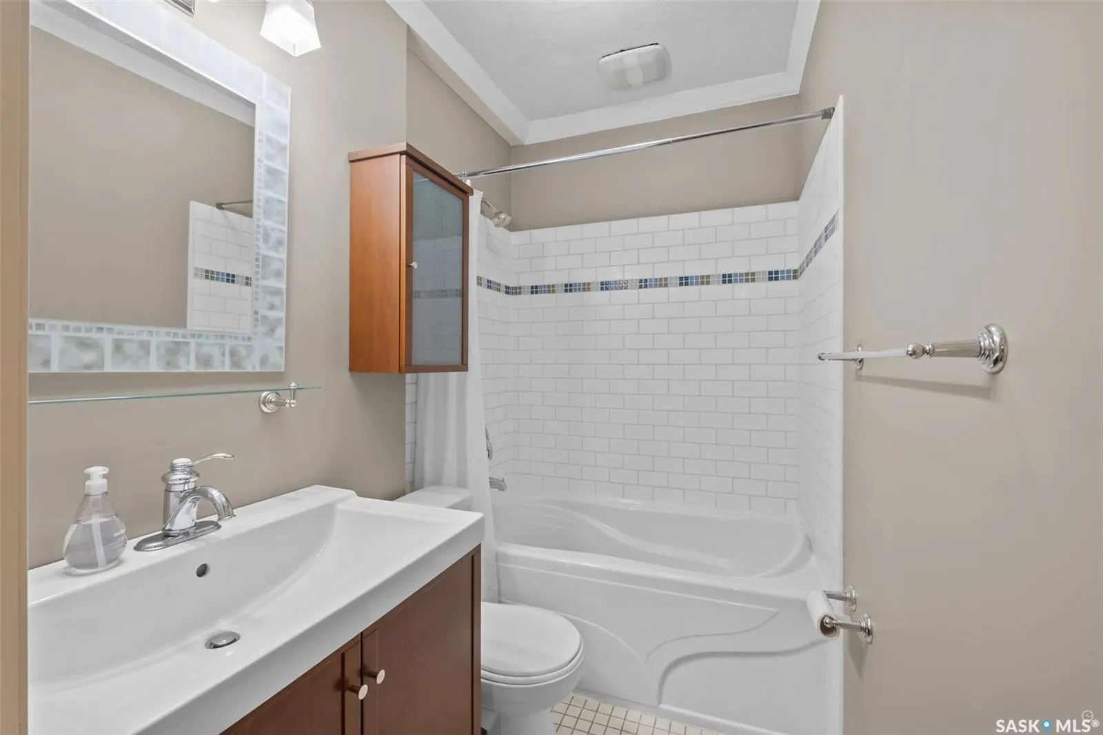607 20th STREET W