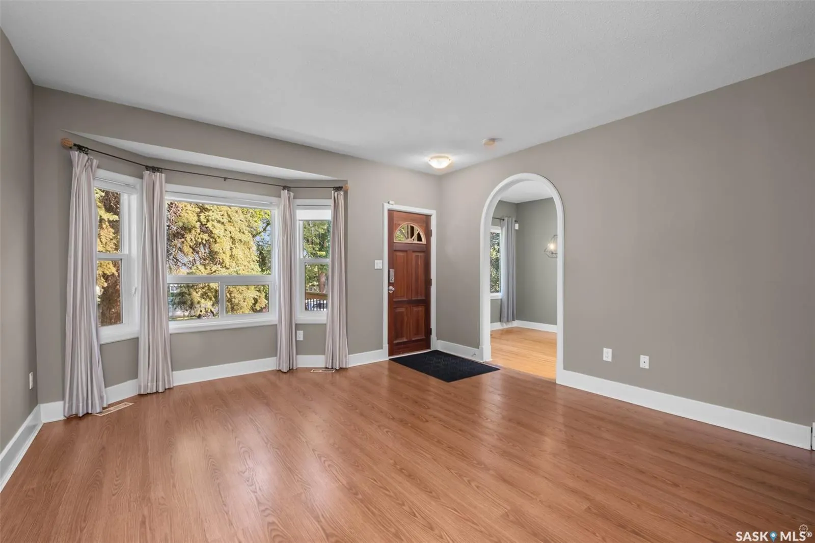 607 20th STREET W