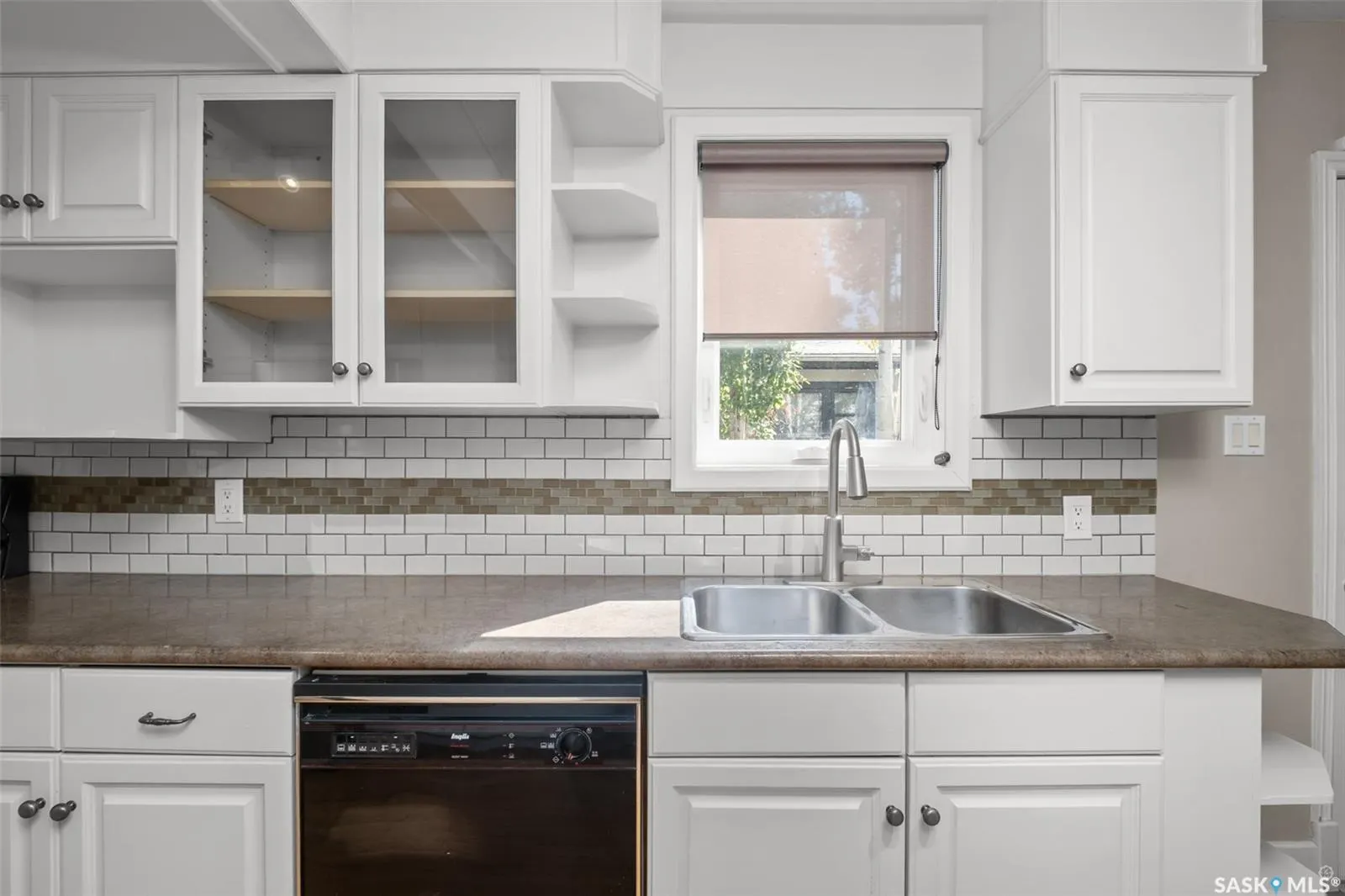 607 20th STREET W