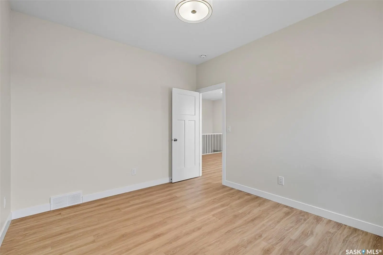 92 Diefenbaker AVENUE