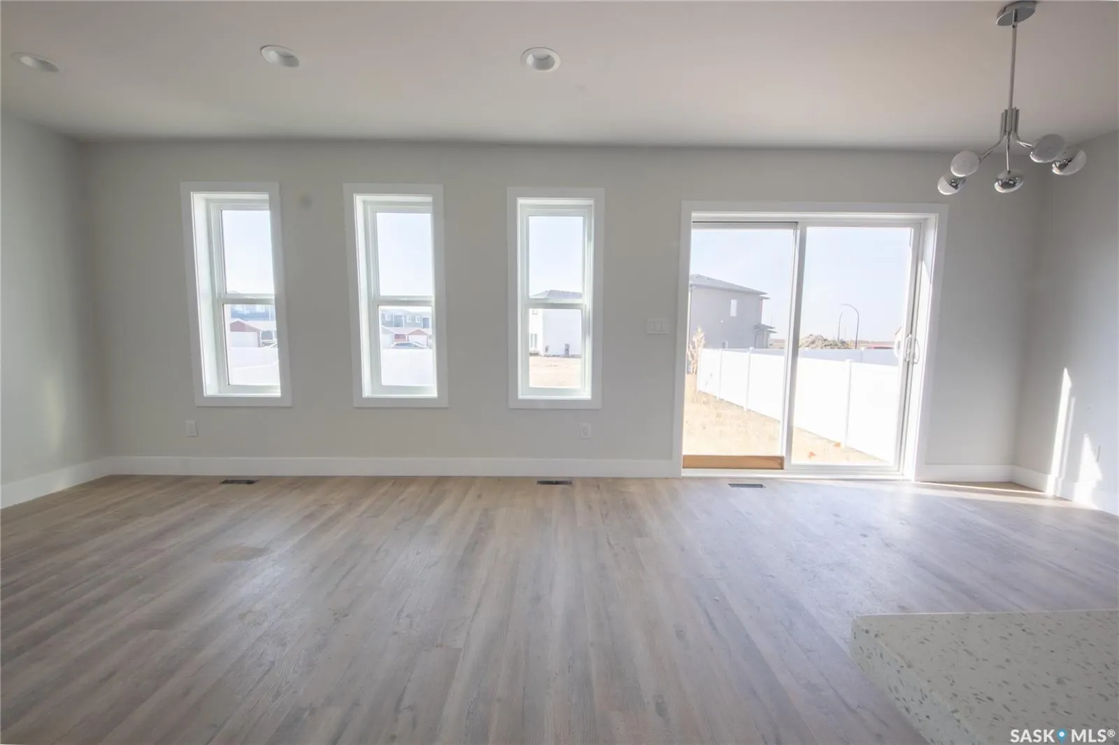111 Stromberg CRESCENT