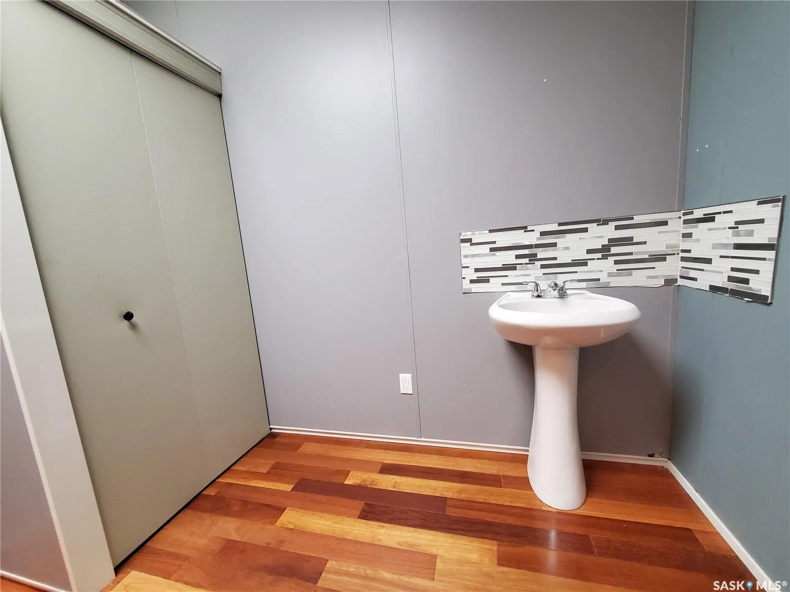 245 Central AVENUE N, #203