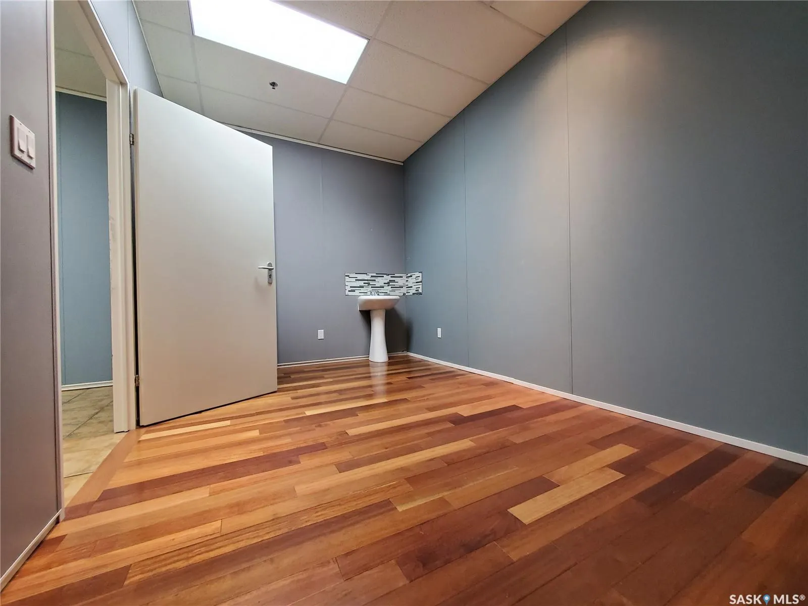245 Central AVENUE N, #203