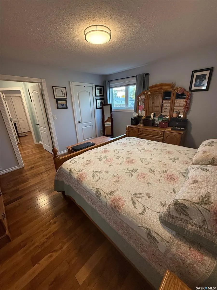 121 18th STREET W
