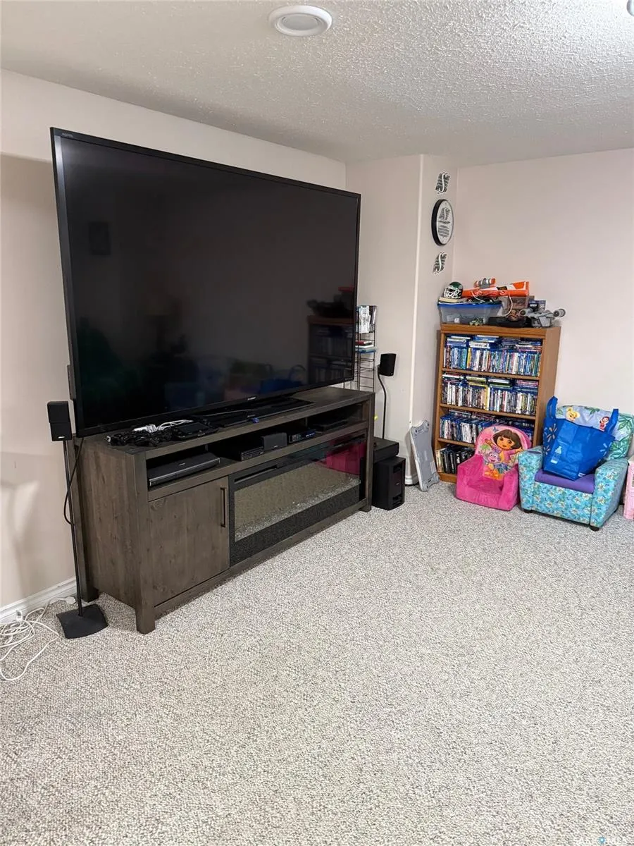 121 18th STREET W