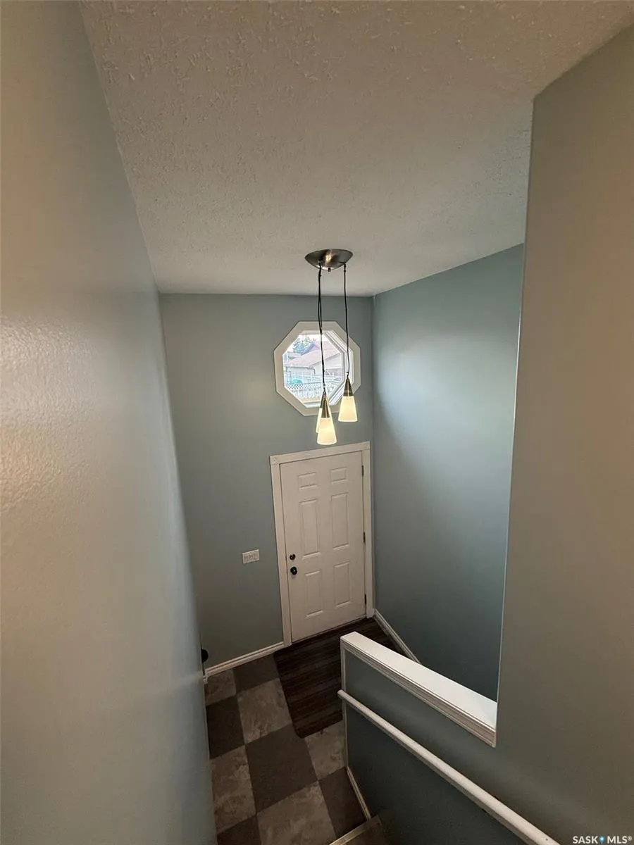 121 18th STREET W