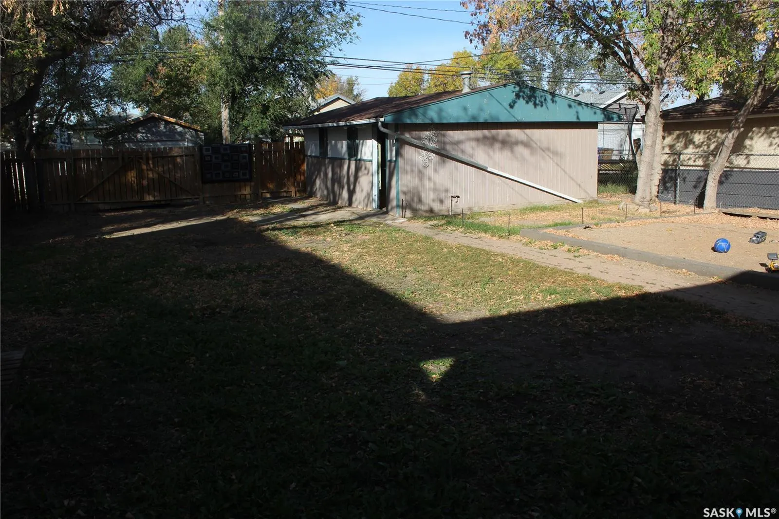 1064 Lindsay STREET