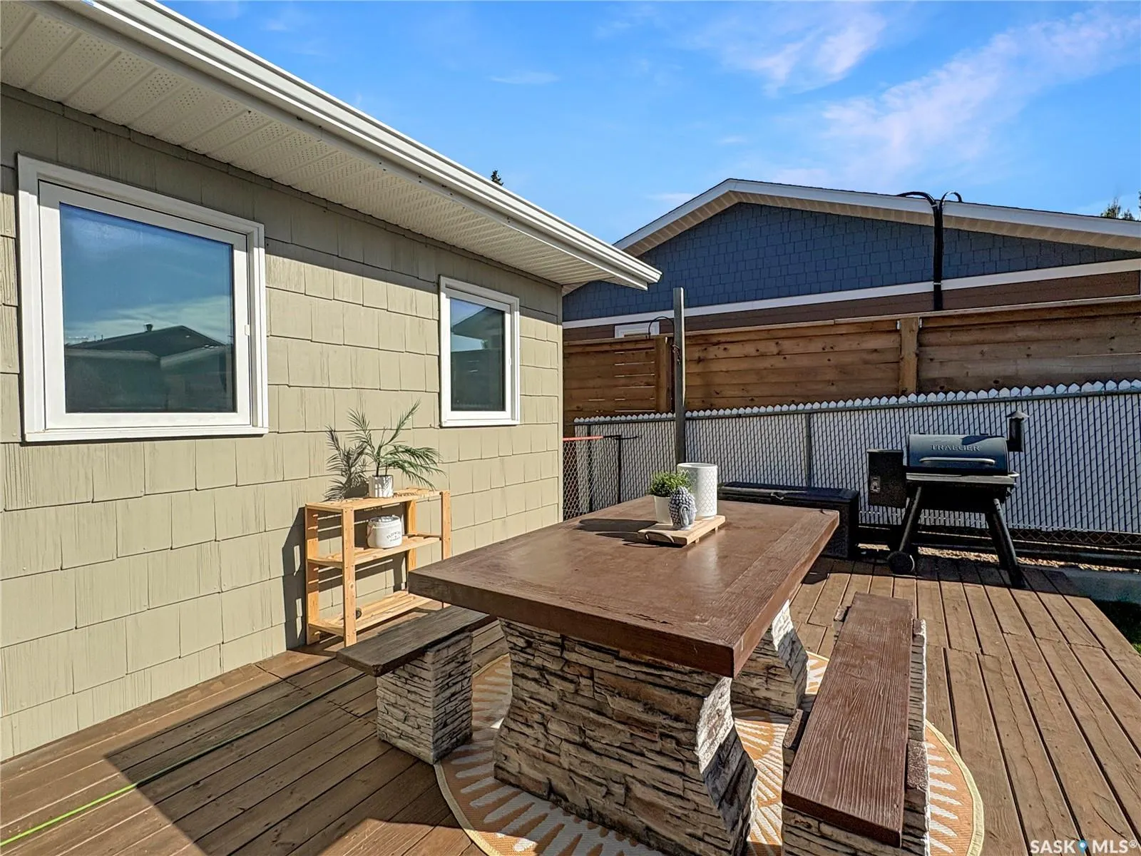 241 Riverbend CRESCENT