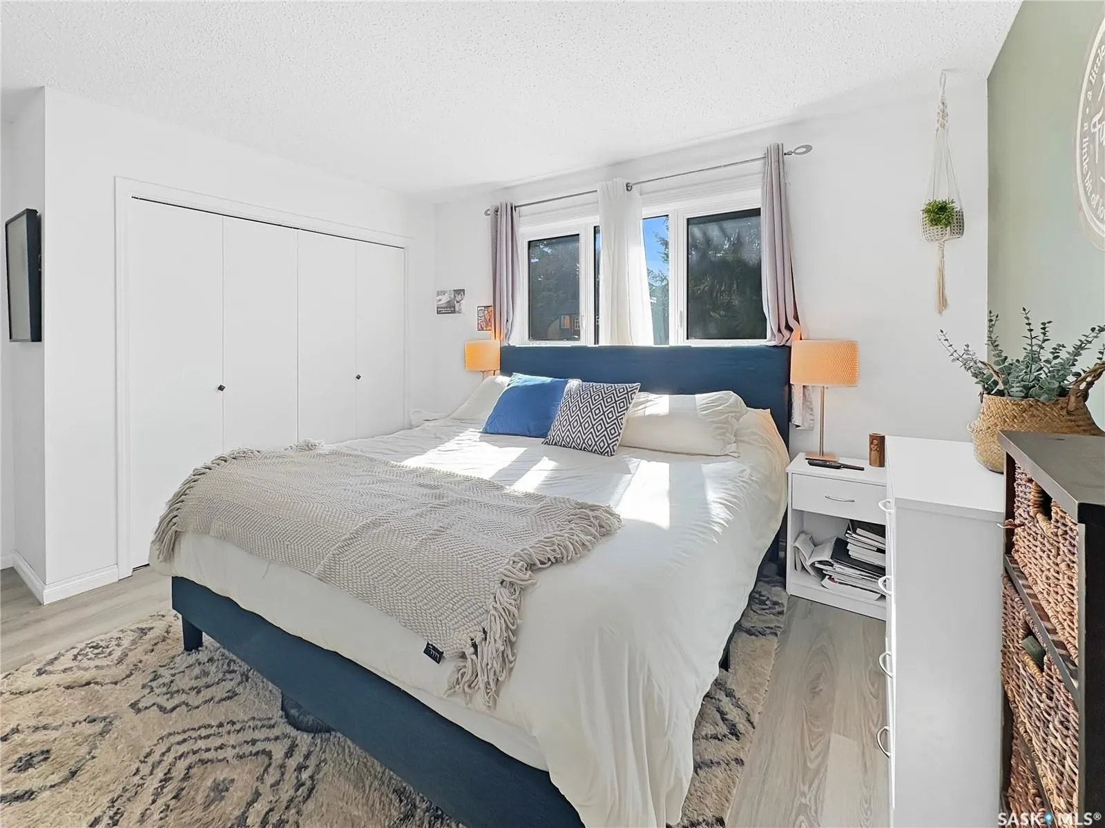 241 Riverbend CRESCENT