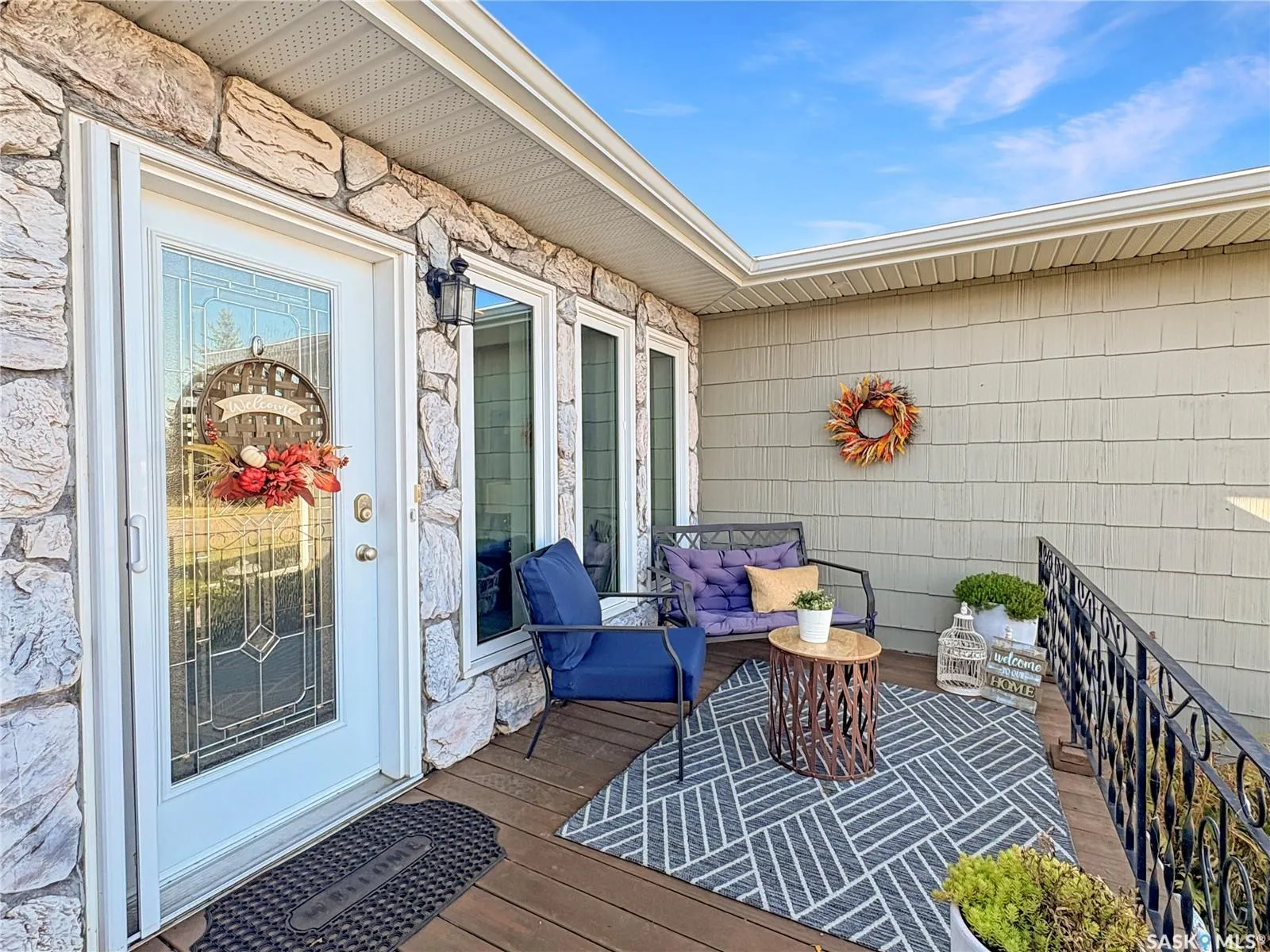 241 Riverbend CRESCENT