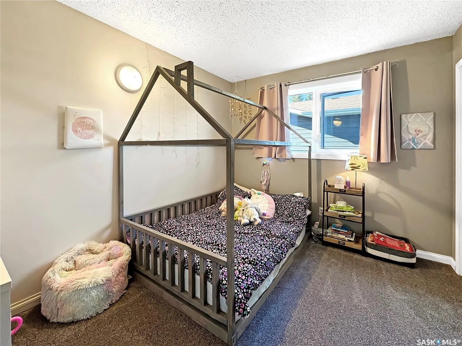 241 Riverbend CRESCENT